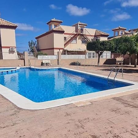 Agreable Appartement Avec Piscine Commune ซานเปรโดเดลปีนาตาร์ ภายนอก รูปภาพ