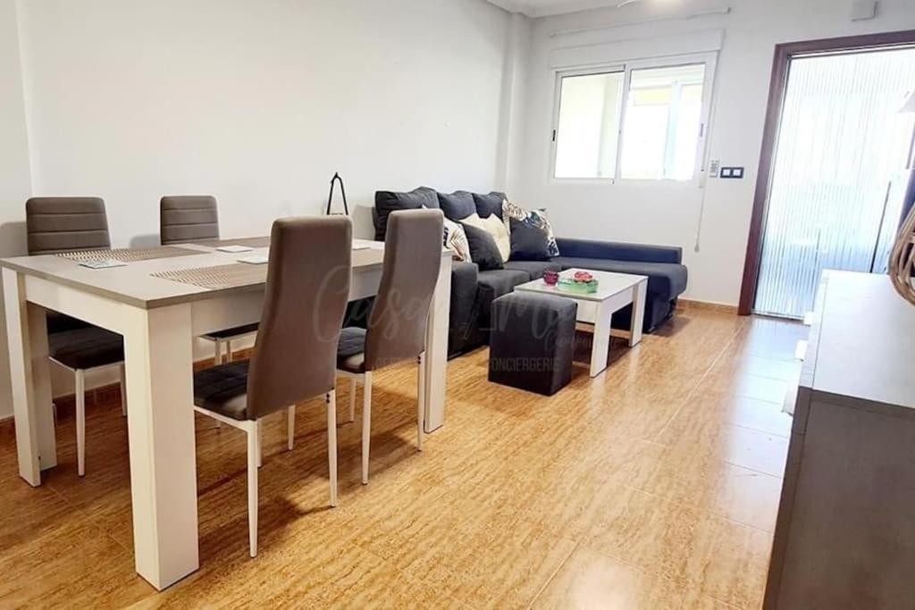 Agreable Appartement Avec Piscine Commune ซานเปรโดเดลปีนาตาร์ ภายนอก รูปภาพ