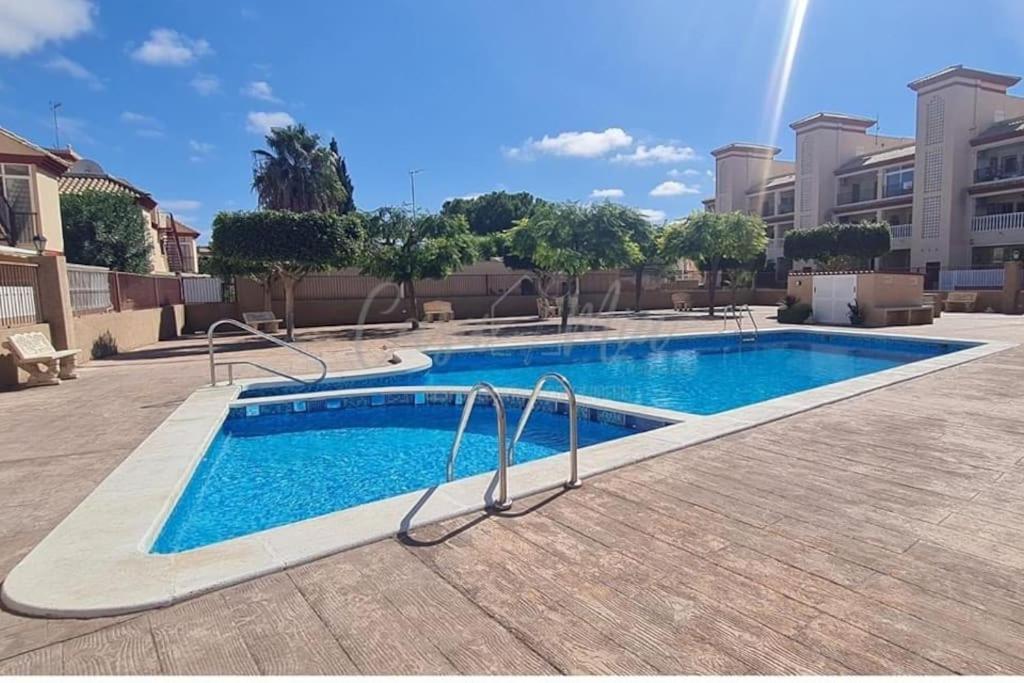 Agreable Appartement Avec Piscine Commune ซานเปรโดเดลปีนาตาร์ ภายนอก รูปภาพ