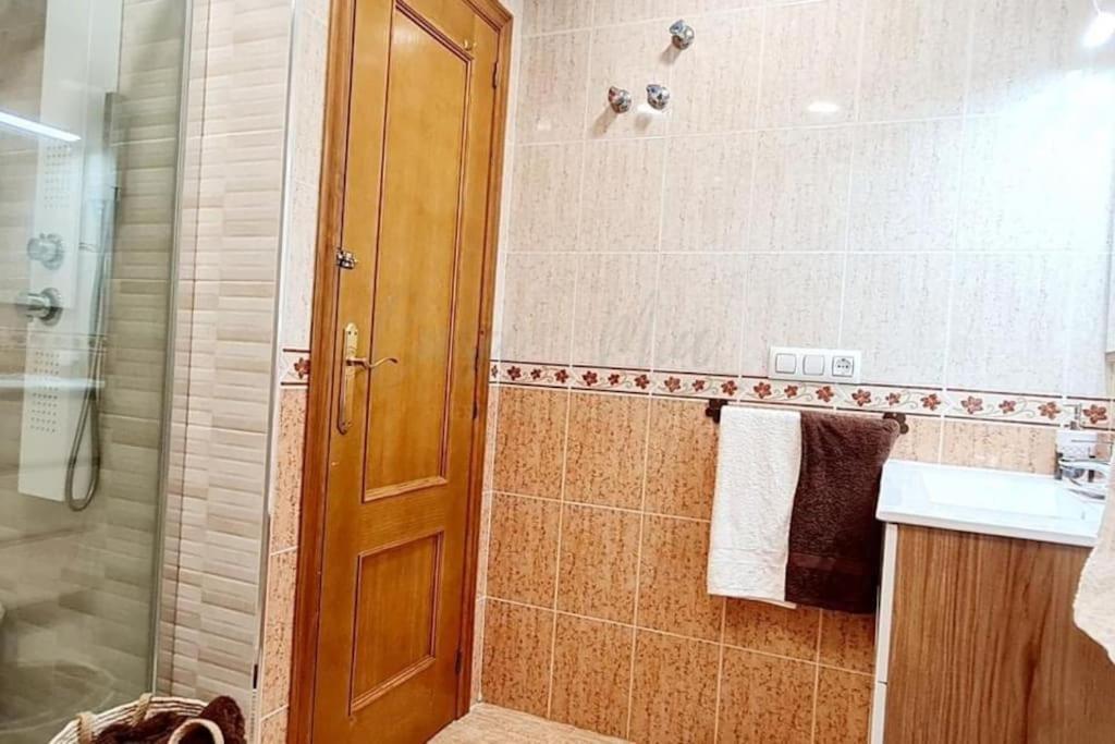 Agreable Appartement Avec Piscine Commune ซานเปรโดเดลปีนาตาร์ ภายนอก รูปภาพ